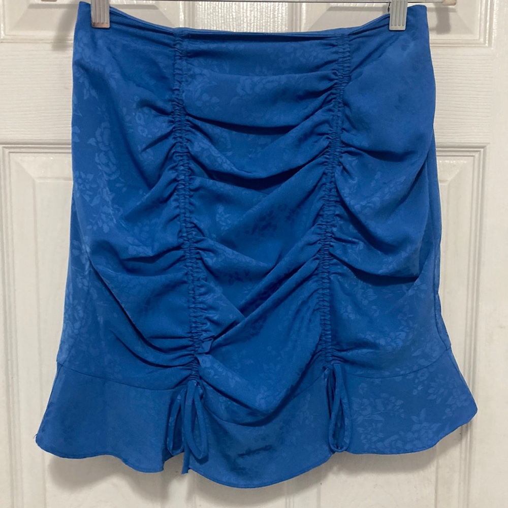 NWT BCBG generation periwinkle size 4 skirt